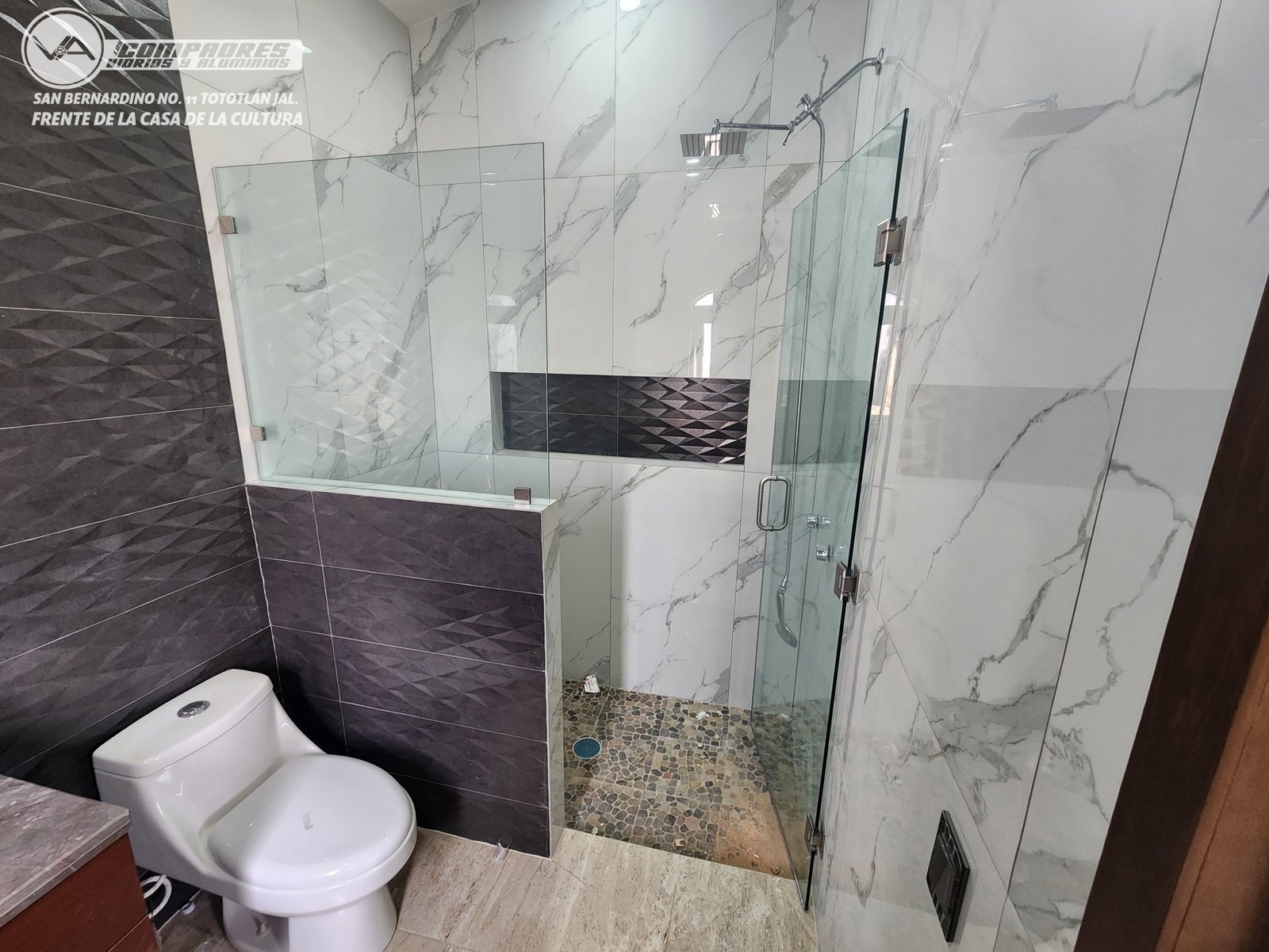 Division de baño abatible