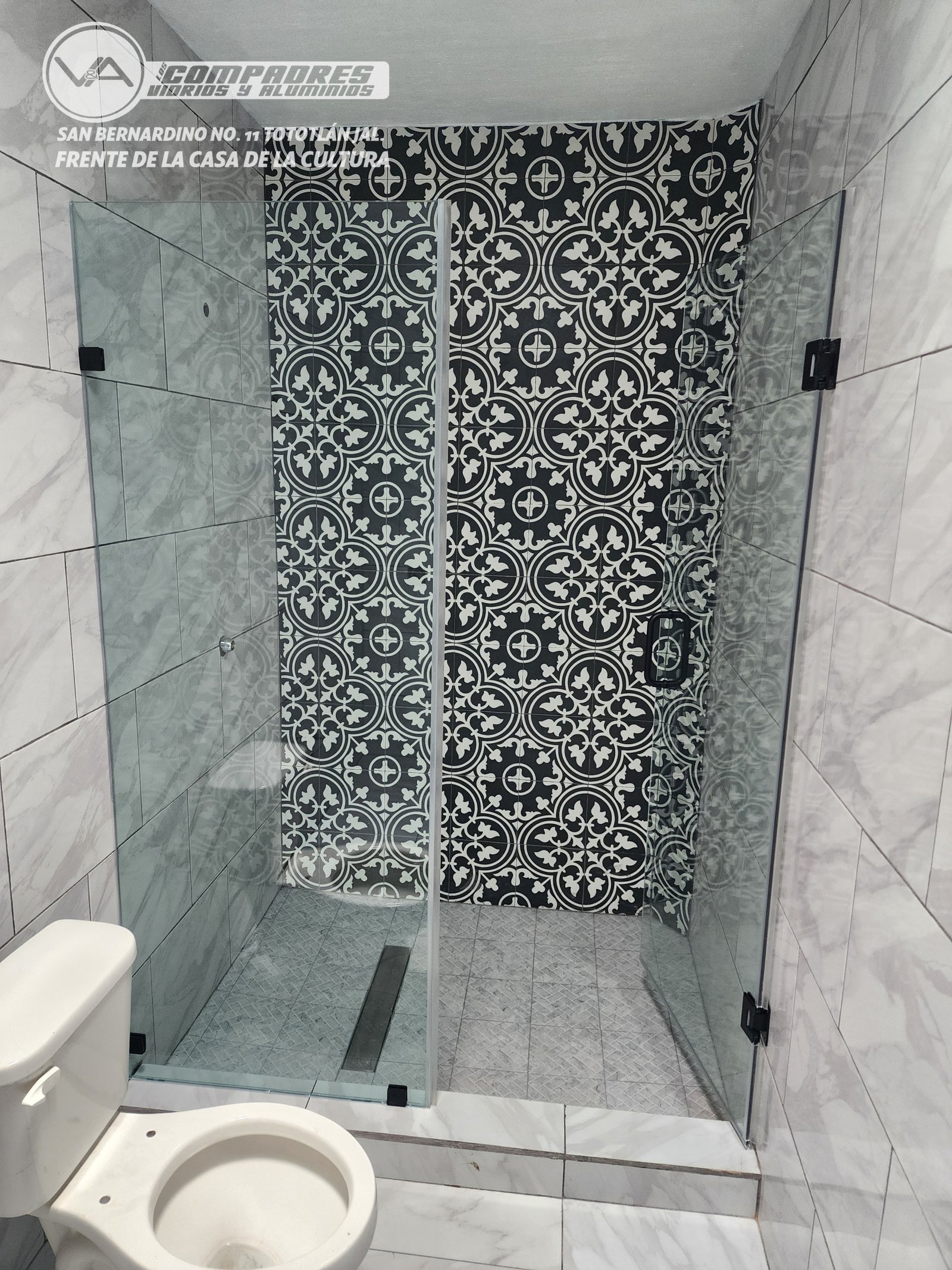 Division de baño abatible