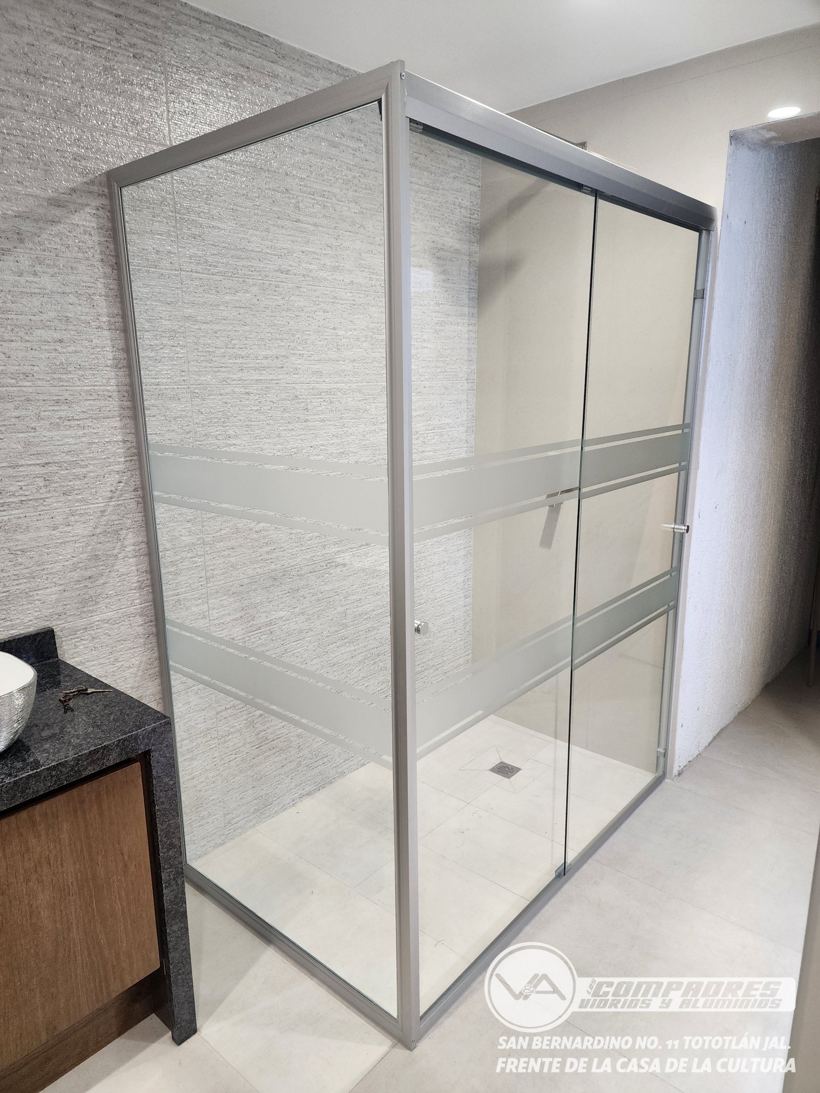 Division de baño escuadra con calca