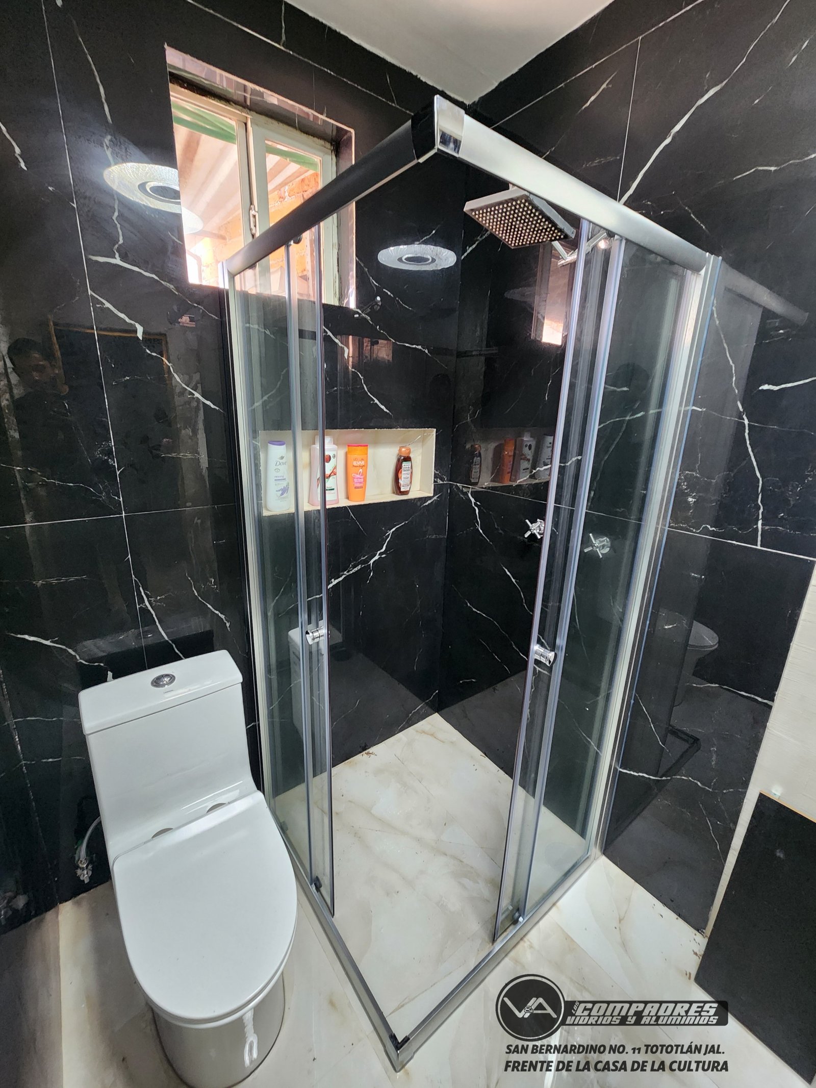 Division de baño en escuadra